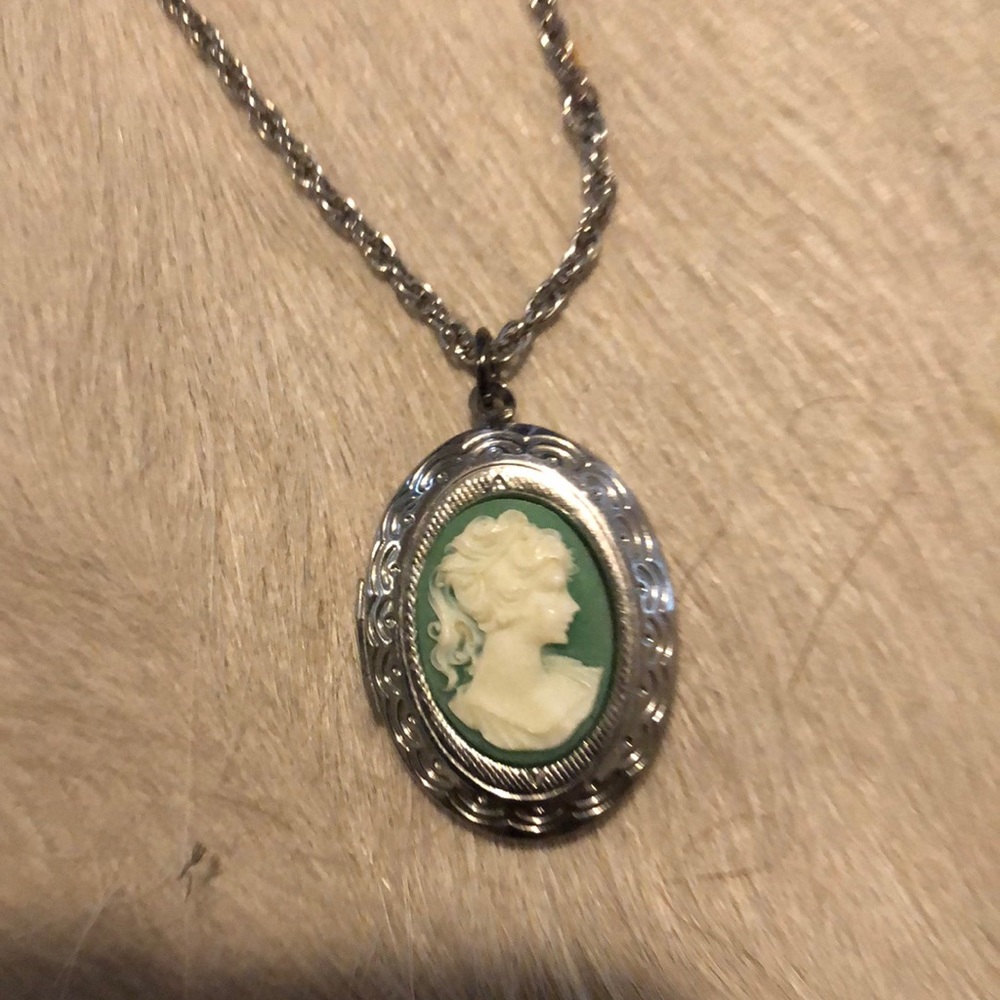 Cameo